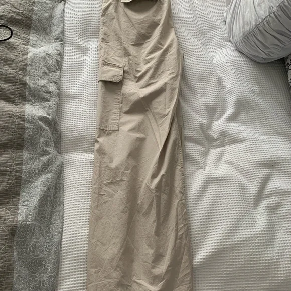 Womens size 10 tan coloured Cargo pants - Picture 5 of 6